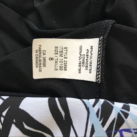 Tradition Sleeveless Dress   - Picture 10 of 11